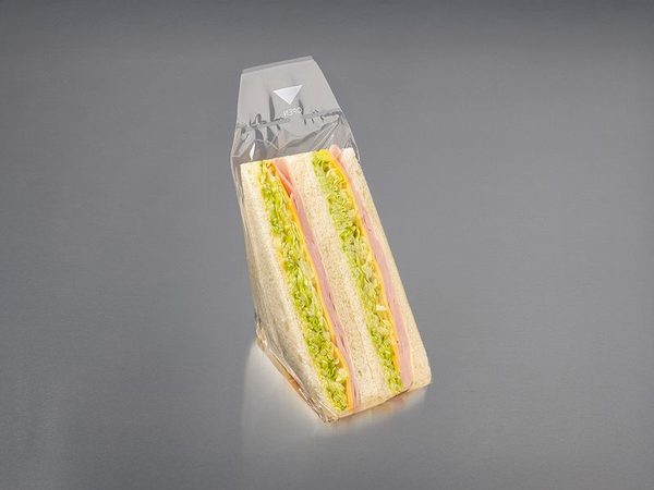 Сэндвич с ветчиной, сыром и салатом